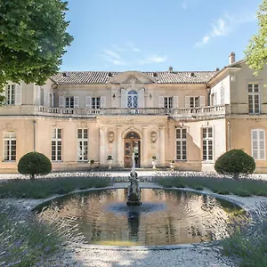 2* Otel Chateau Martinay